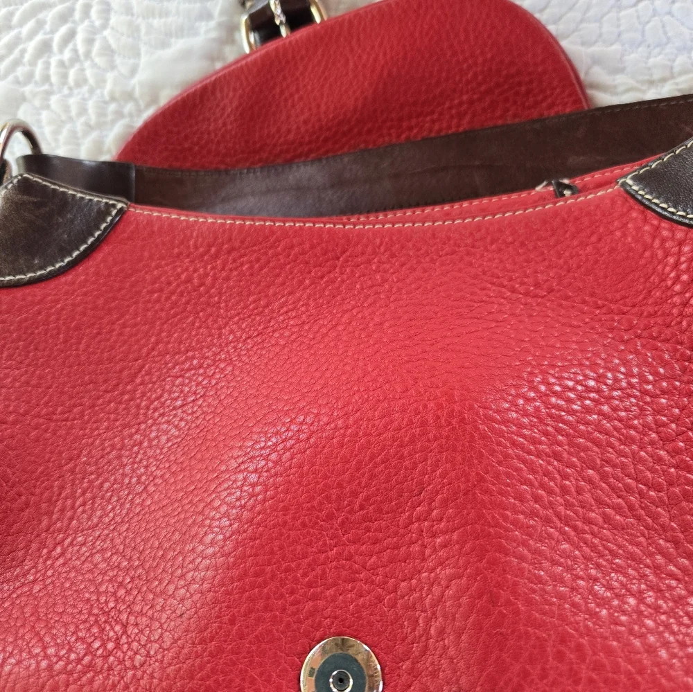 Vintage Classic Dooney & Bourke Red Leather Shoulder Bag Brown Trim - Picture 4 of 15